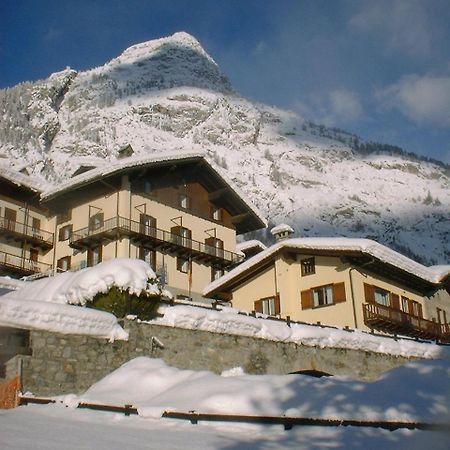 Hotel Ottoz Meublé Courmayeur Kültér fotó
