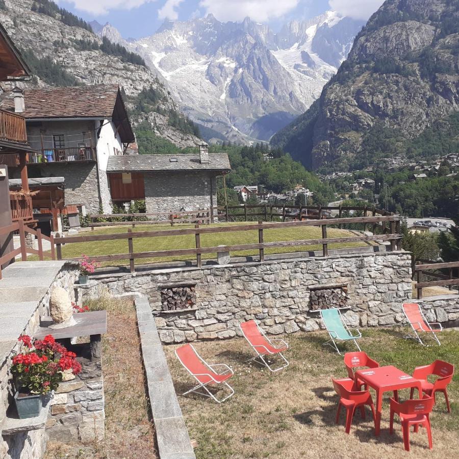 Hotel Ottoz Meublé Courmayeur Kültér fotó