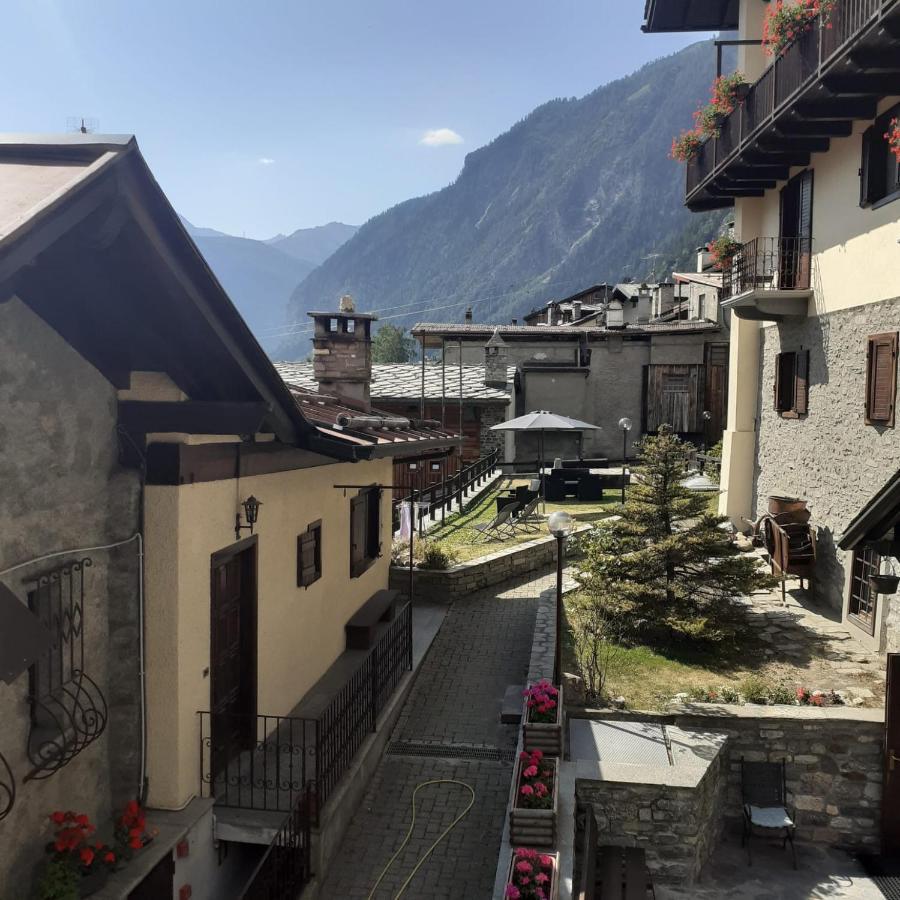 Hotel Ottoz Meublé Courmayeur Kültér fotó
