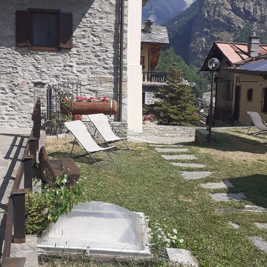 Hotel Ottoz Meublé Courmayeur Kültér fotó