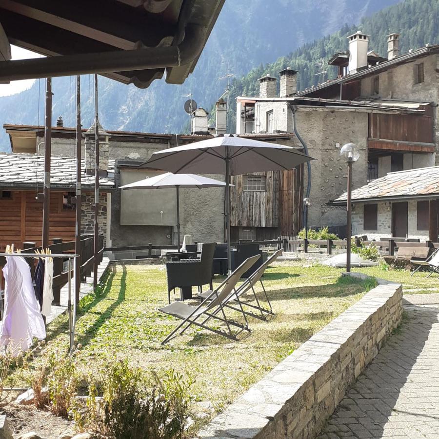 Hotel Ottoz Meublé Courmayeur Kültér fotó