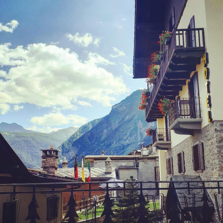 Hotel Ottoz Meublé Courmayeur Kültér fotó