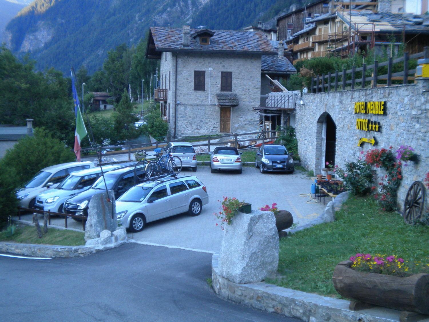 Hotel Ottoz Meublé Courmayeur Kültér fotó