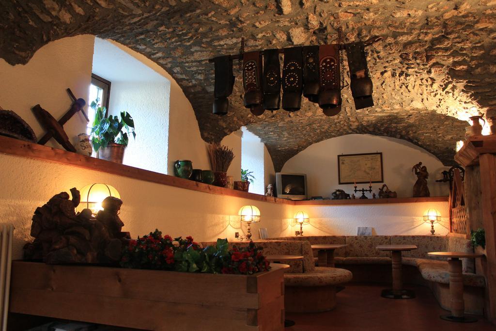 Hotel Ottoz Meublé Courmayeur Kültér fotó