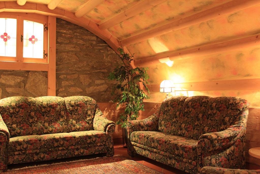 Hotel Ottoz Meublé Courmayeur Kültér fotó