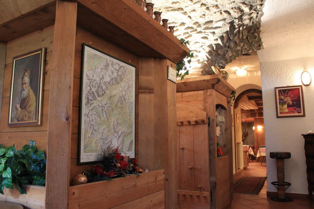 Hotel Ottoz Meublé Courmayeur Kültér fotó