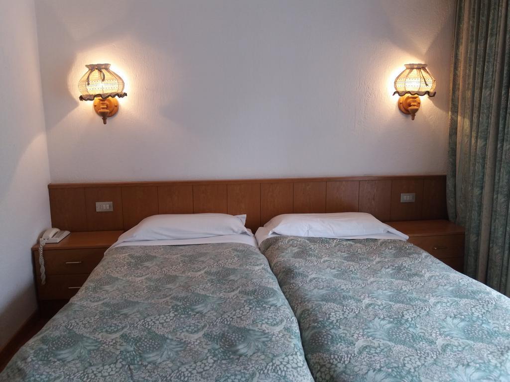 Hotel Ottoz Meublé Courmayeur Kültér fotó