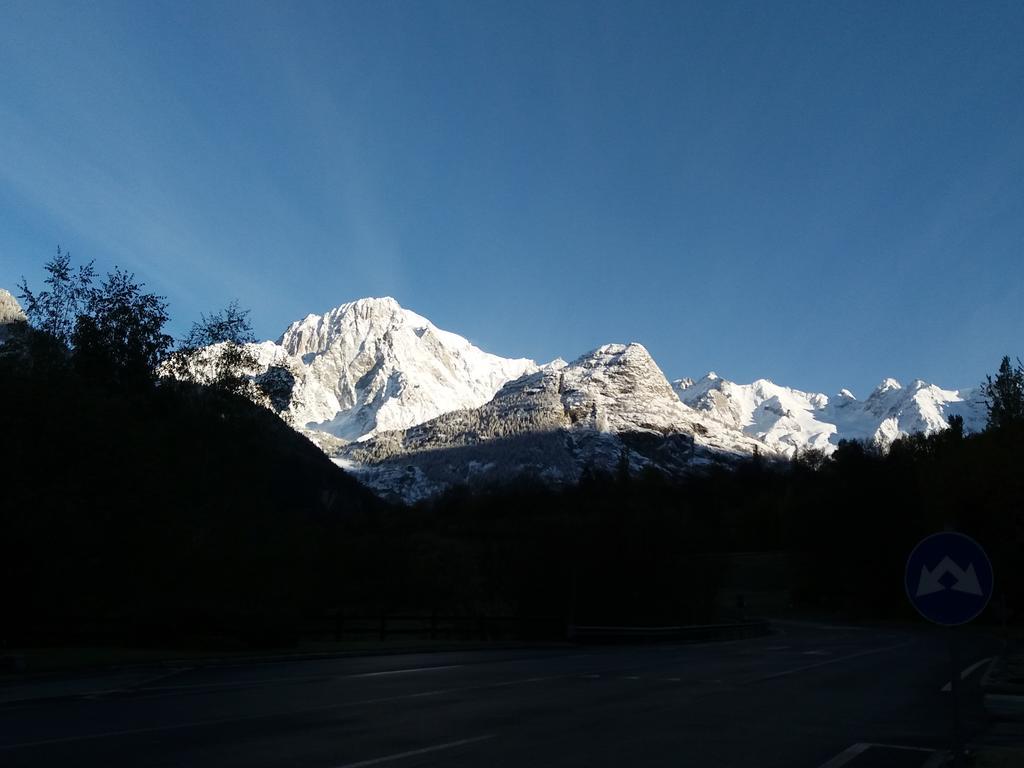 Hotel Ottoz Meublé Courmayeur Kültér fotó