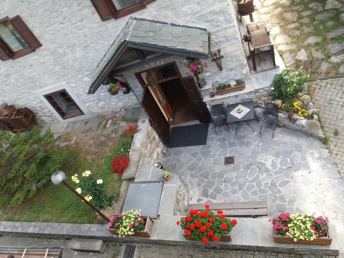 Hotel Ottoz Meublé Courmayeur Kültér fotó