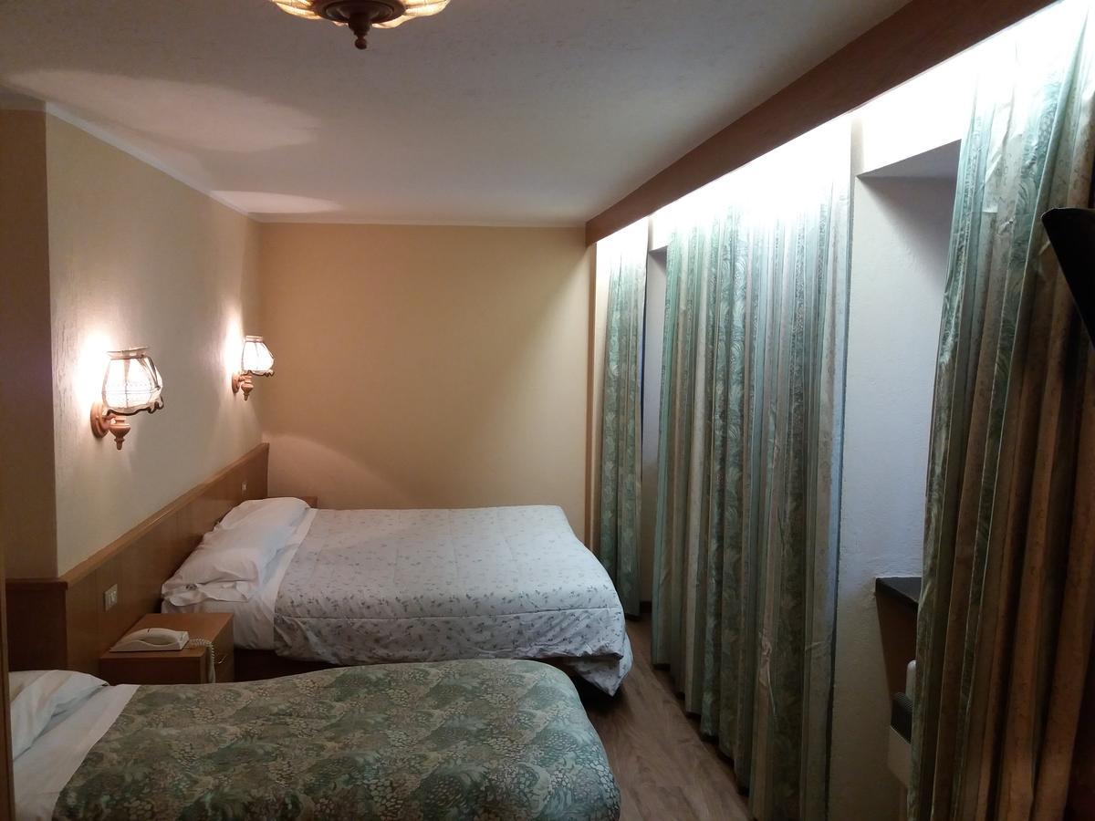 Hotel Ottoz Meublé Courmayeur Kültér fotó