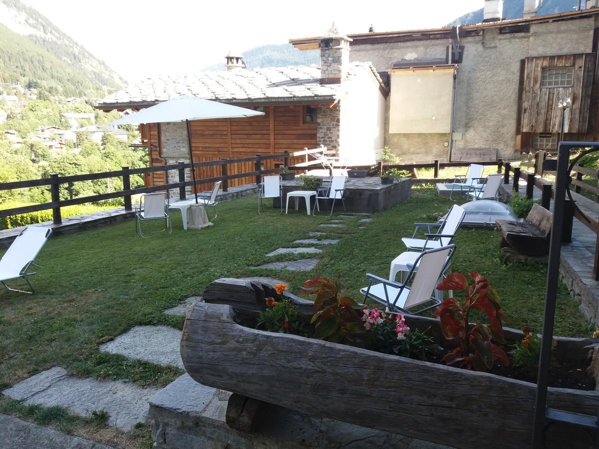 Hotel Ottoz Meublé Courmayeur Kültér fotó