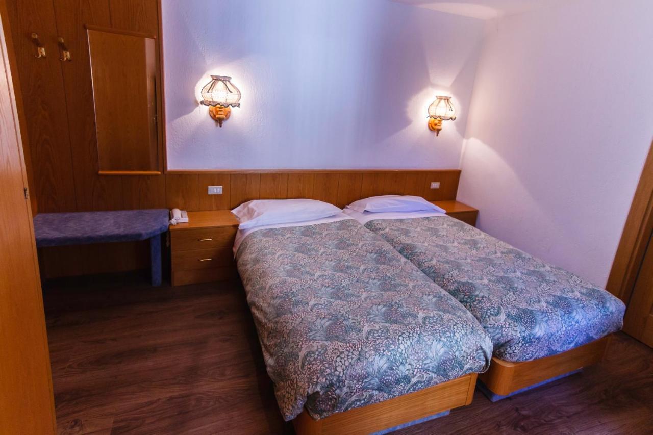 Hotel Ottoz Meublé Courmayeur Kültér fotó