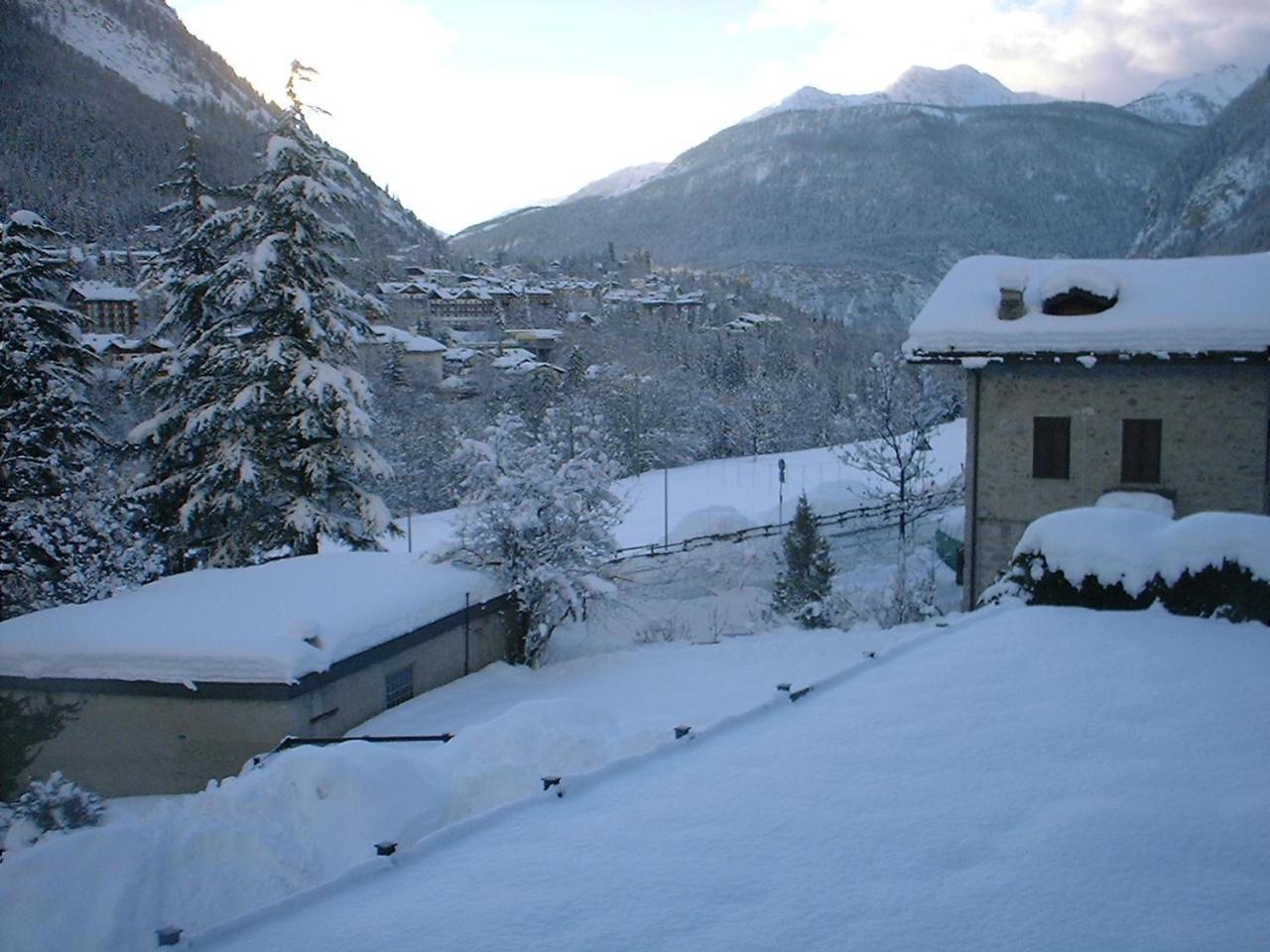 Hotel Ottoz Meublé Courmayeur Kültér fotó